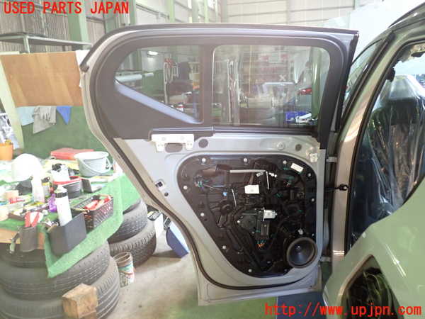 2UPJ-9231341320]ボルボ・EX40(XC40 リチャージ)(XE400RXCE)左後ドア (43R-000072 M1232) 中古_4