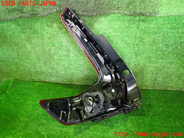 2UPJ-9231341530]ボルボ・EX40(XC40 リチャージ)(XE400RXCE)右テールランプ 中古_2