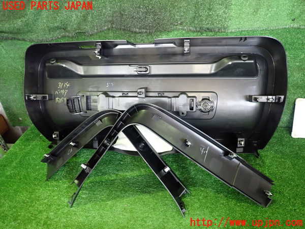2UPJ-9231341578]ボルボ・EX40(XC40 リチャージ)(XE400RXCE)バックドア内張り 中古_4