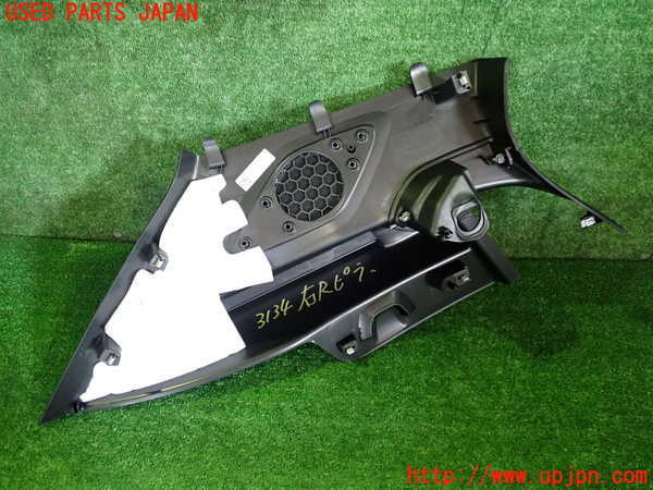 2UPJ-9231347675]ボルボ・EX40(XC40 リチャージ)(XE400RXCE)右リアピラートリム 中古_2