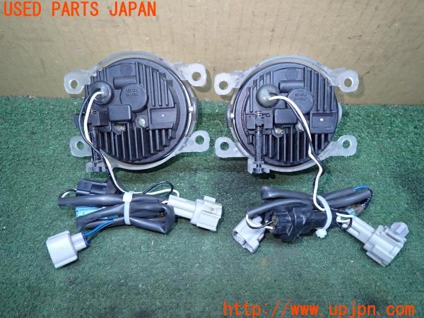 3UPJ=9231350558]WRX STI(VAB C型)純正 PIAA ピア 03F3PL フォグランプ 中古_4