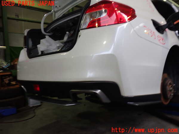 2UPJ-9231351610]WRX STI(VAB)リアバンパー 中古_2