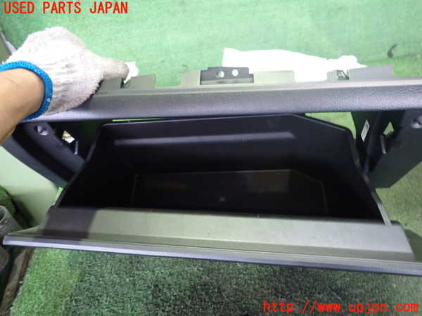2UPJ-9231357516]WRX STI(VAB)グローブボックス1 中古_2