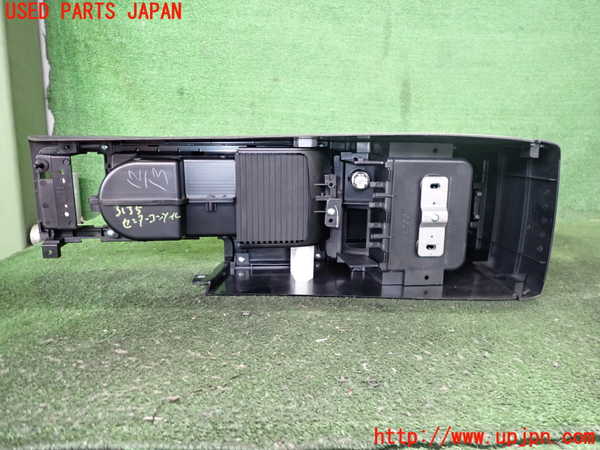 2UPJ-9231357540]WRX STI(VAB)センターコンソール 中古_4