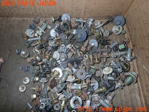 3UPJ=9231360720]アルテッツァ AS200(GXE10)前期 ネジ・ナット・ステー類 セット ジャンク_4