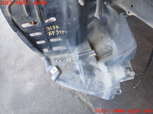 2UPJ-9231361090]アルテッツァ(GXE10)右前フェンダーライナー 中古_5