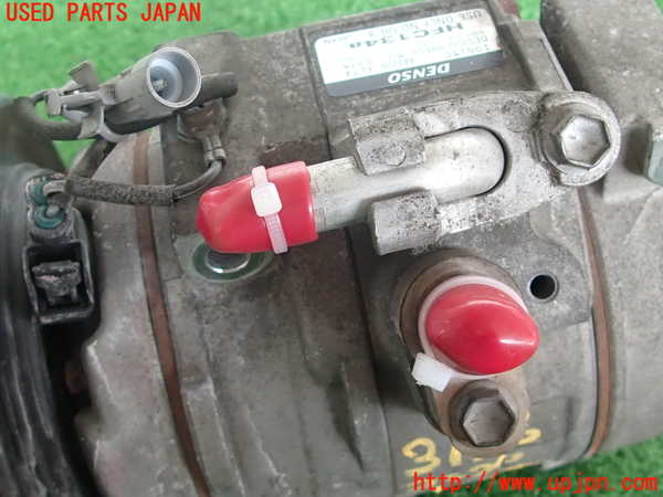 2UPJ-9231366025]アルテッツァ(GXE10)エアコンコンプレッサー 中古_5