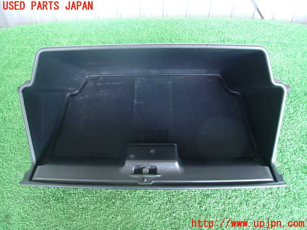 2UPJ-9231367516]アルテッツァ(GXE10)グローブボックス1 中古_2