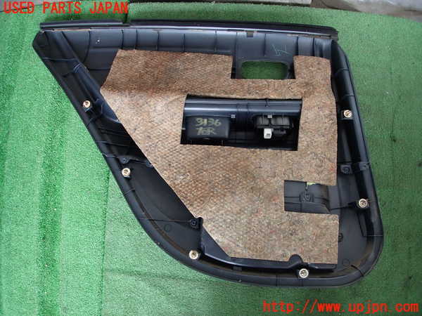 2UPJ-9231361294]アルテッツァ(GXE10)右後ドア内張り 中古_4