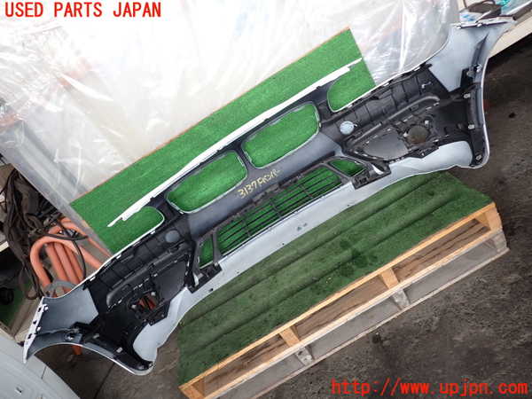 2UPJ-9231371010]BMW 218d アクティブツアラー(2C20)フロントバンパー 中古 F45_5