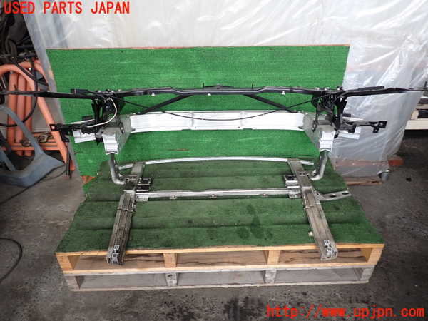 2UPJ-9231371041]BMW 218d アクティブツアラー(2C20)コアサポート 中古 F45_3