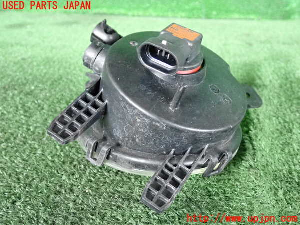 2UPJ-9231371180]BMW 218d アクティブツアラー(2C20)右フォグ 中古 F45_3