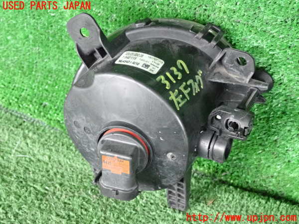 2UPJ-9231371182]BMW 218d アクティブツアラー(2C20)左フォグ 中古 F45_2