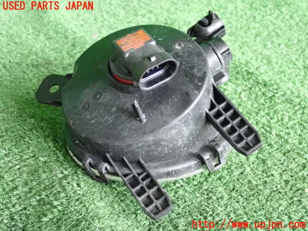 2UPJ-9231371182]BMW 218d アクティブツアラー(2C20)左フォグ 中古 F45_3