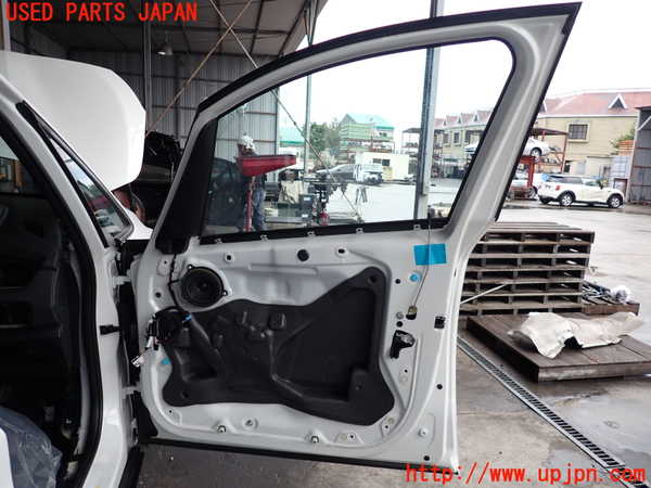 2UPJ-9231371230]BMW 218d アクティブツアラー(2C20)右前ドア (43R-001735 M540AS2) 中古 F45_4