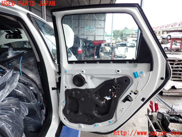 2UPJ-9231371290]BMW 218d アクティブツアラー(2C20)右後ドア (43R-001734 M532AS2) 中古 F45_4
