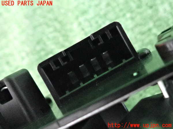 2UPJ-9231371550]BMW 218d アクティブツアラー(2C20)右リアフィニッシャー 中古 F45_4