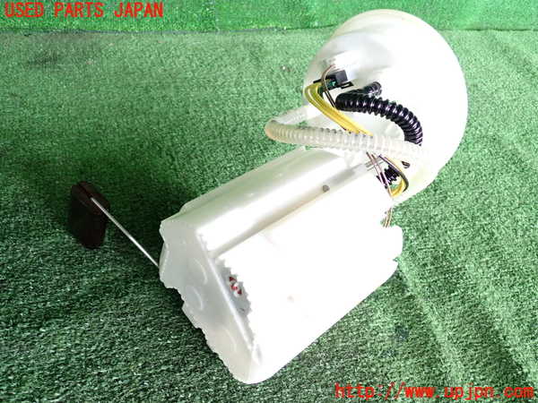 2UPJ-9231372510]BMW 218d アクティブツアラー(2C20)燃料ポンプ 中古 F45_2