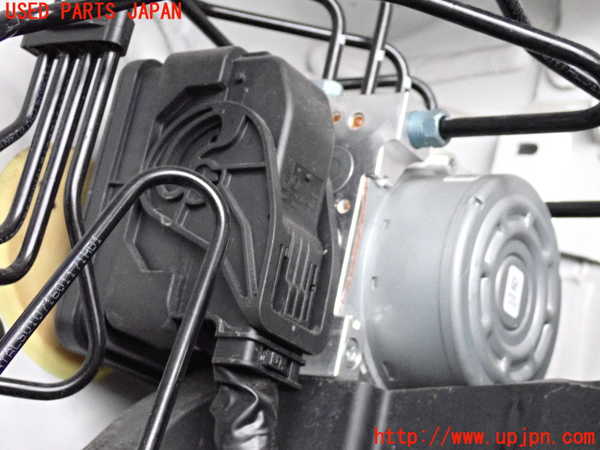 2UPJ-9231374040]BMW 218d アクティブツアラー(2C20)ABSアクチュエーター 中古 F45_2
