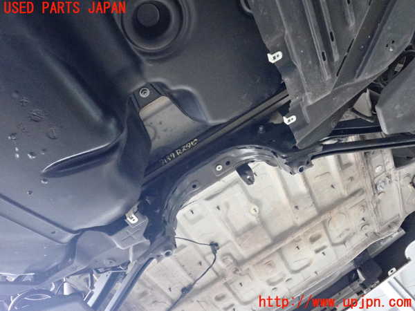2UPJ-9231375295]BMW 218d アクティブツアラー(2C20)リアメンバー 中古 F45_2