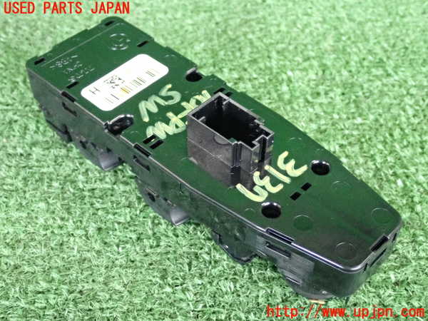 2UPJ-9231376240]BMW 218d アクティブツアラー(2C20)右前パワーウィンドウスイッチ 中古 F45_2