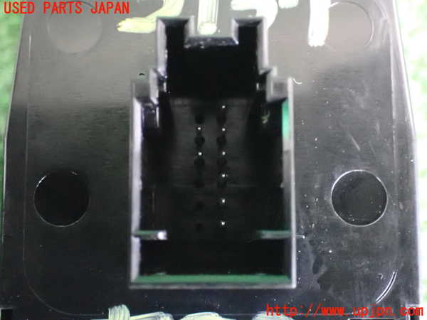 2UPJ-9231376240]BMW 218d アクティブツアラー(2C20)右前パワーウィンドウスイッチ 中古 F45_4