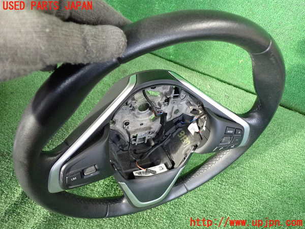 2UPJ-9231377855]BMW 218d アクティブツアラー(2C20)ステアリングホイール 中古 F45_2