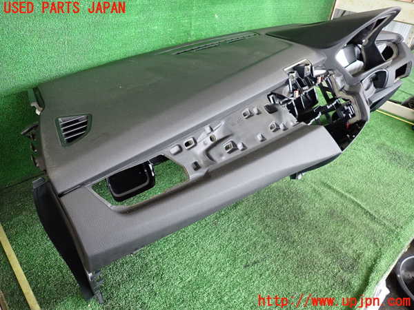 2UPJ-9231377505]BMW 218d アクティブツアラー(2C20)ダッシュボード 中古 F45_3