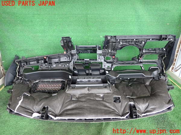 2UPJ-9231377505]BMW 218d アクティブツアラー(2C20)ダッシュボード 中古 F45_5