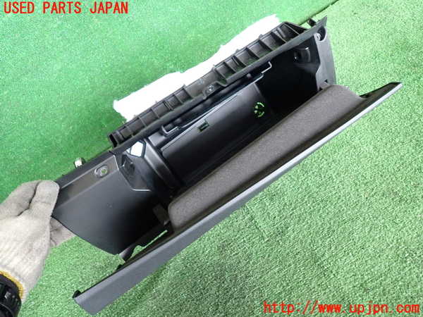 2UPJ-9231377516]BMW 218d アクティブツアラー(2C20)グローブボックス1 中古 F45_2