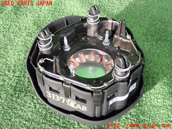 2UPJ-9231377865]BMW 218d アクティブツアラー(2C20)運転席側エアバッグカバー 中古 F45_2