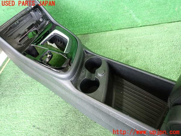 2UPJ-9231377540]BMW 218d アクティブツアラー(2C20)センターコンソール 中古 F45_3