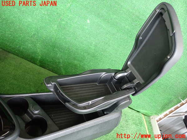 2UPJ-9231377540]BMW 218d アクティブツアラー(2C20)センターコンソール 中古 F45_4