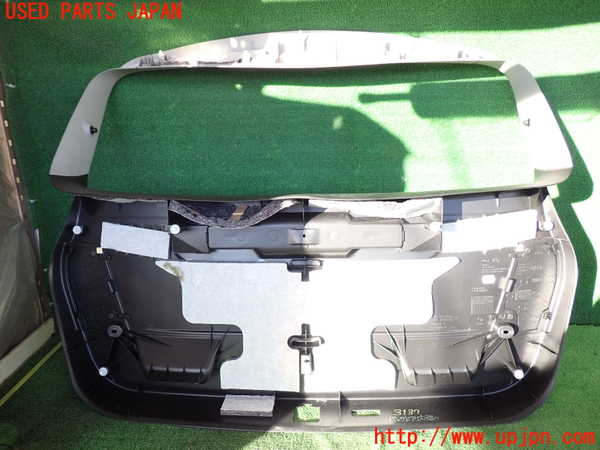 2UPJ-9231371578]BMW 218d アクティブツアラー(2C20)バックドア内張り 中古 F45_2