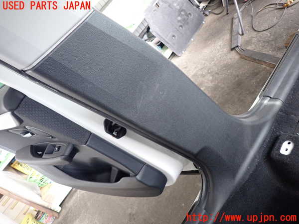 2UPJ-9231377670]BMW 218d アクティブツアラー(2C20)左センターピラートリム 中古 F45_3