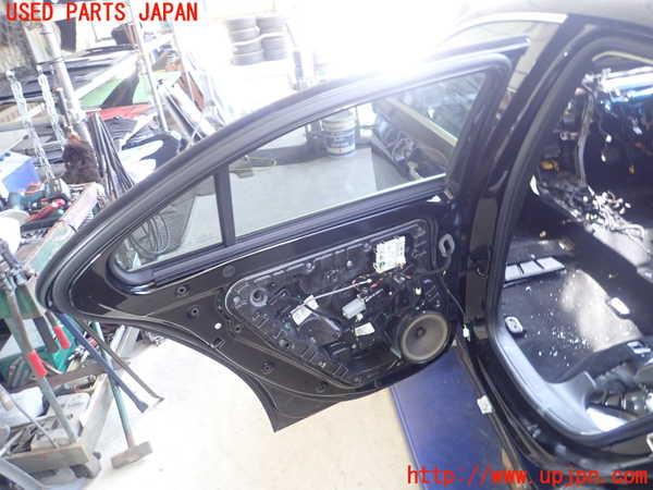 1UPJ-9231391320]ベンツ A250 4MATIC セダン(177147M V177)左後ドア 中古_3