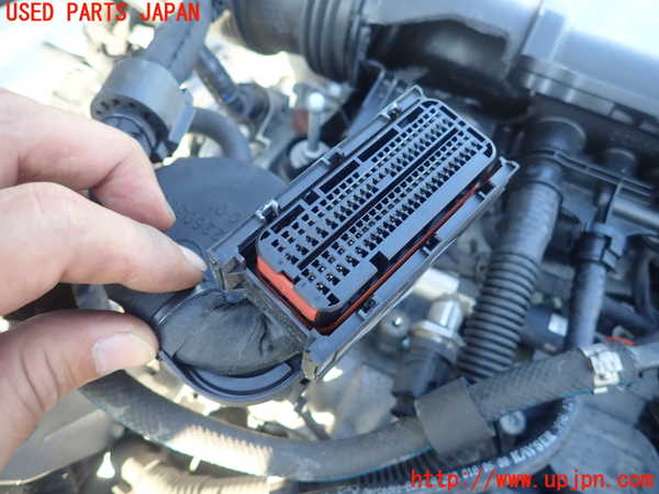 1UPJ-9231392010]ベンツ A250 4MATIC セダン(177147M V177)エンジン M260 4WD 中古_4