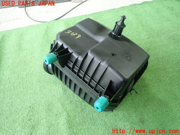 1UPJ-9231392560]ベンツ A250 4MATIC セダン(177147M V177)エアクリーナーボックス 中古_2