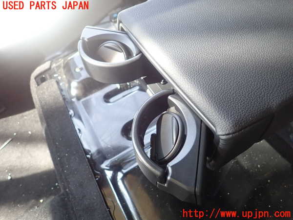 1UPJ-9231397385]ベンツ A250 4MATIC セダン(177147M V177)リアシート 中古_3