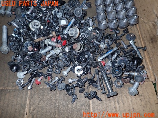 3UPJ=9231410720]ボルボ V40 T3 インスクリプション(MB4154T)ネジ・ナット・ステー類 セット ジャンク_5