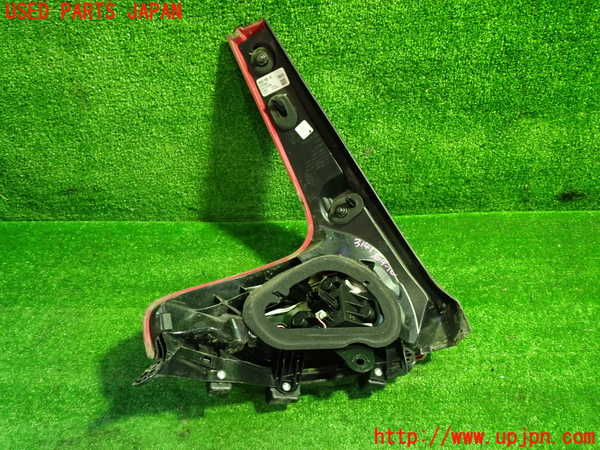 1UPJ-9231411530]ボルボ・V40(MB4154T)右テールランプ 中古_4