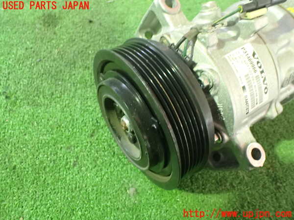 1UPJ-9231416025]ボルボ・V40(MB4154T)エアコンコンプレッサー 中古_3