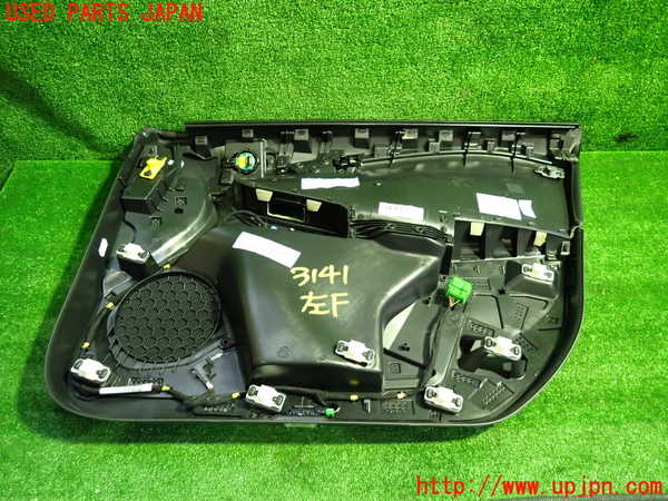 1UPJ-9231411264]ボルボ・V40(MB4154T)左前ドア内張り 中古_3