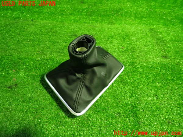 1UPJ-9231417575]ボルボ・V40(MB4154T)シフトブーツ 中古_2