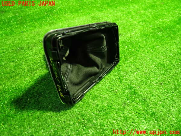 1UPJ-9231417575]ボルボ・V40(MB4154T)シフトブーツ 中古_3