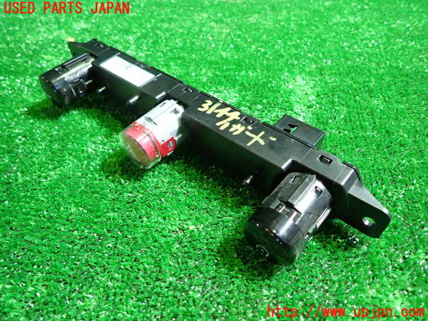 1UPJ-9231446290]フィアット・500X(33414)ハザードスイッチ 中古_2