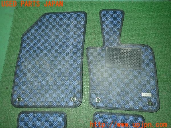 3UPJ=9231450629]ボルボ V60(ZB420)純正 KARO カロ フロアマット 4枚セット 中古_2