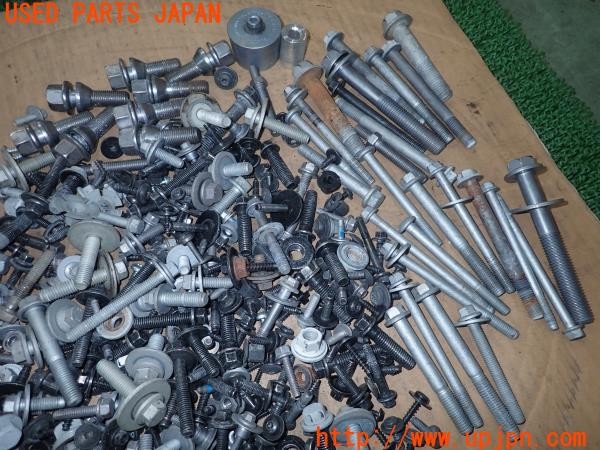 3UPJ=9231450720]ボルボ V60(ZB420)ネジ・ナット・ステー類 セット ジャンク_2