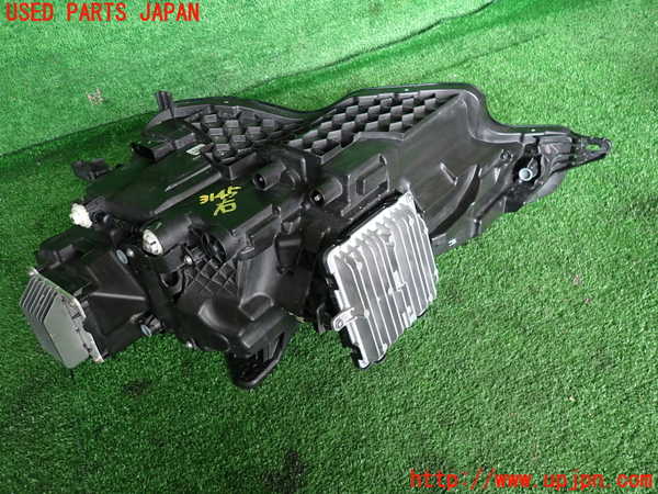 2UPJ-9231451130]ボルボ・V60(ZB420)右ヘッドライト LED 中古_2