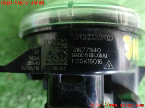 2UPJ-9231451180]ボルボ・V60(ZB420)右フォグ 中古_3